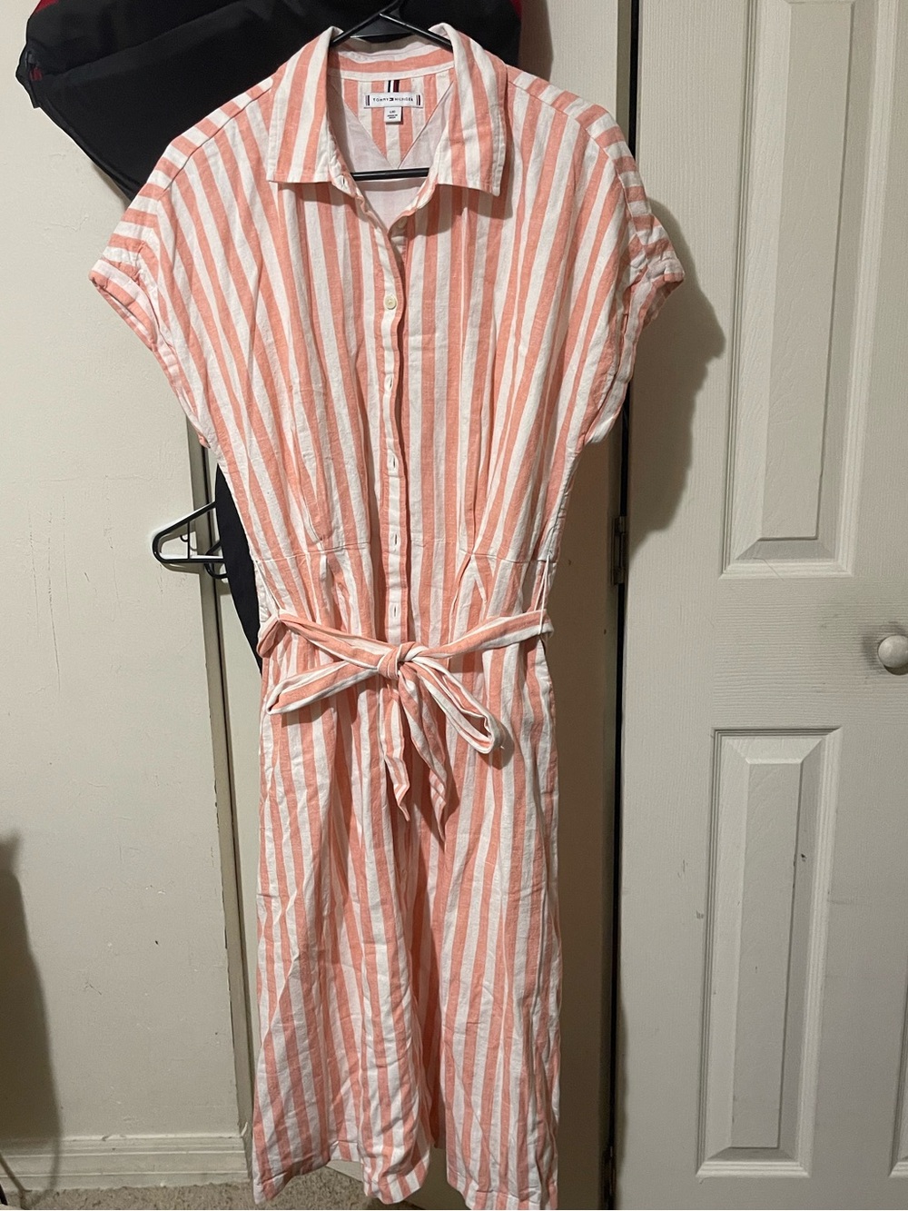 Tommy Hilfiger Coral and White Striped Button‑Front Midi Dress with Tie Waist